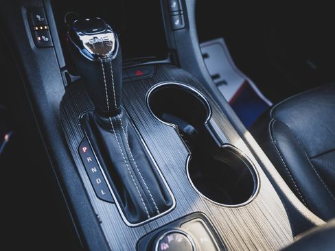 Used 2019 GMC Acadia SLT image 12