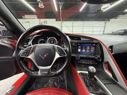 Used 2015 Chevrolet Corvette Z06 w/ 3LZ Preferred Equipment Group image 12