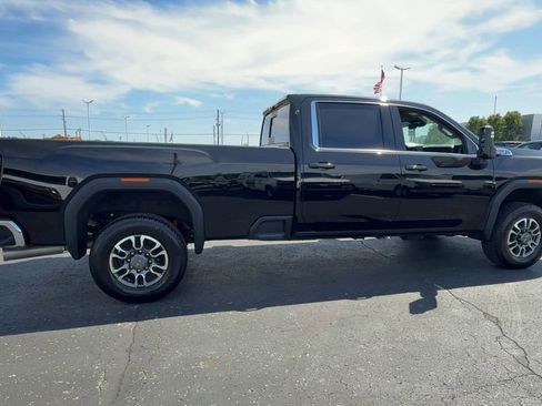 Used 2025 GMC Sierra 3500 SLE w/ SLE Value Package AWD/4WD image 9