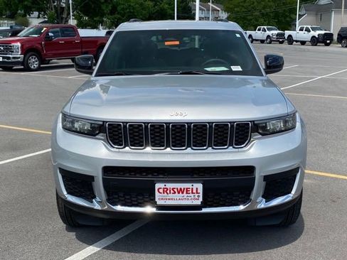 Used 2025 Jeep Grand Cherokee L Laredo w/ Luxury Tech Group I AWD/4WD image 8