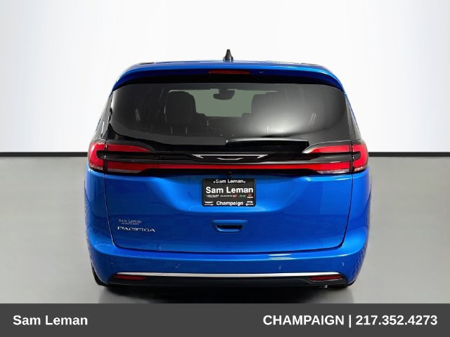 New 2027 Chrysler Pacifica Select FWD image 6