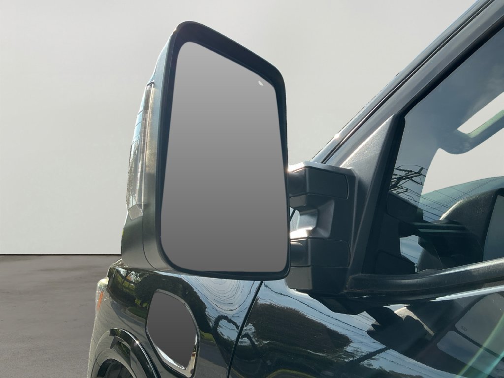 Used 2017 Nissan Titan Platinum Reserve AWD/4WD image 11