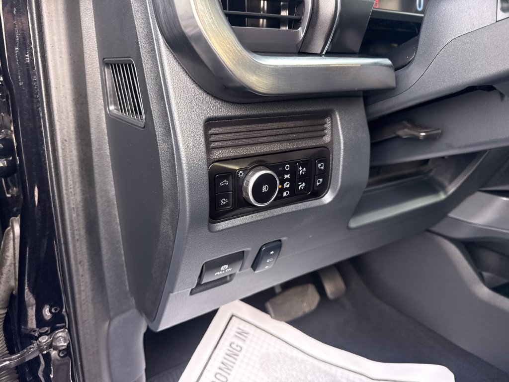 Used 2025 Ford F450 Lariat w/ Lariat Ultimate Package AWD/4WD image 33