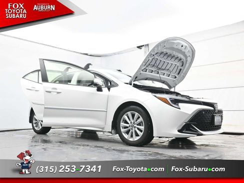 Used 2025 Toyota Corolla SE image 36