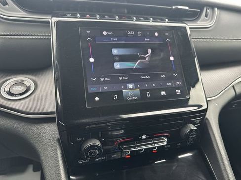 Used 2023 Jeep Grand Cherokee L Laredo image 18