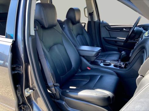 Used 2016 Chevrolet Traverse LT FWD image 9