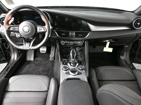 New 2025 Alfa Romeo Giulia w/ Driving Assist Package image 21