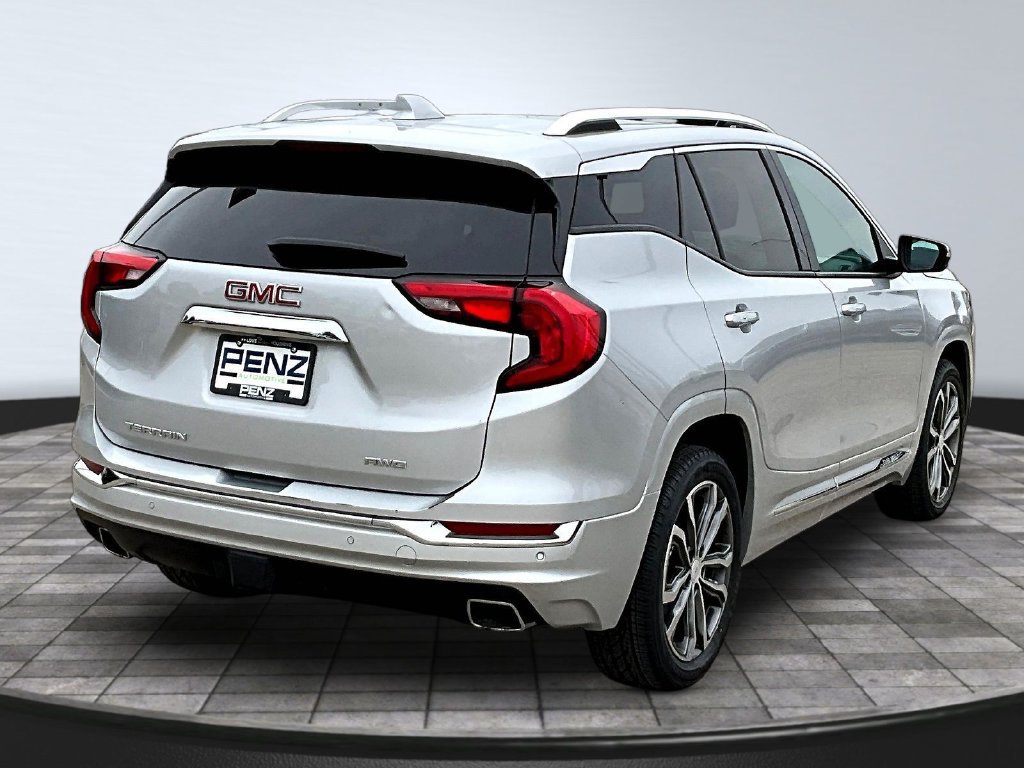 Used 2019 GMC Terrain Denali w/ Advanced Safety Package AWD/4WD image 7