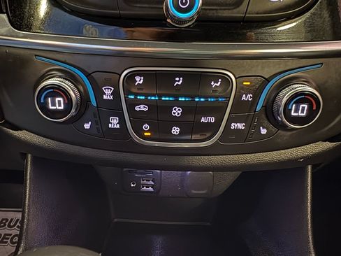 Used 2021 Chevrolet Traverse RS w/ LPO, Cargo Package FWD image 30