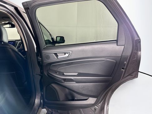 Used 2024 Ford Edge Titanium image 28