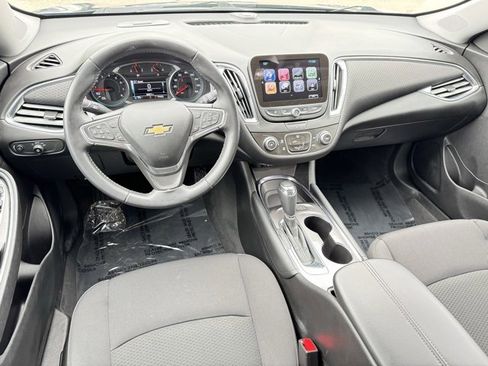 Used 2017 Chevrolet Malibu LT w/ Driver Confidence Package image 8