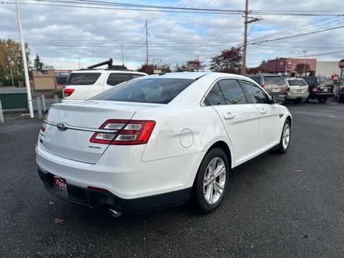 Used 2015 Ford Taurus SE image 7