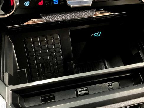 Used 2024 Ford F350 Lariat image 34