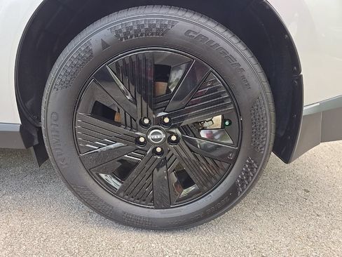 Certified 2025 Nissan Murano SV AWD/4WD image 12