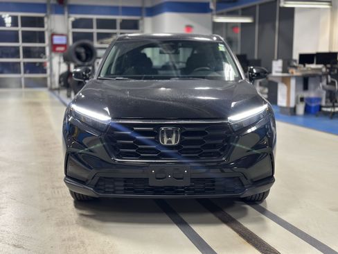 Used 2023 Honda CR-V LX image 2