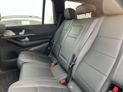 Used 2025 Mercedes-Benz GLS 450 450 w/ AMG Line Exterior image 32