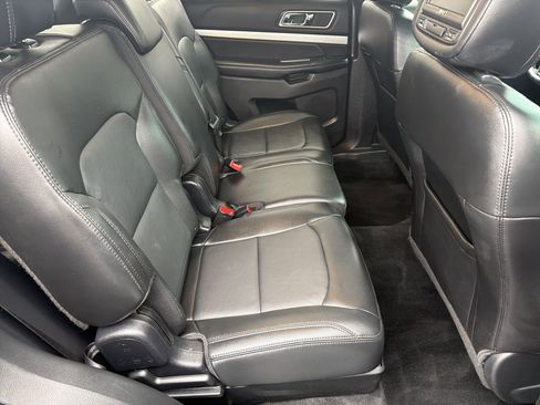 Used 2016 Ford Explorer XLT w/ Equipment Group 202A image 16