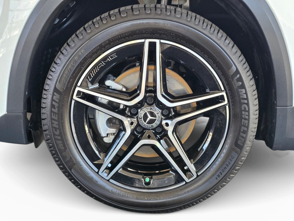 Used 2022 Mercedes-Benz GLA 250 4MATIC image 11
