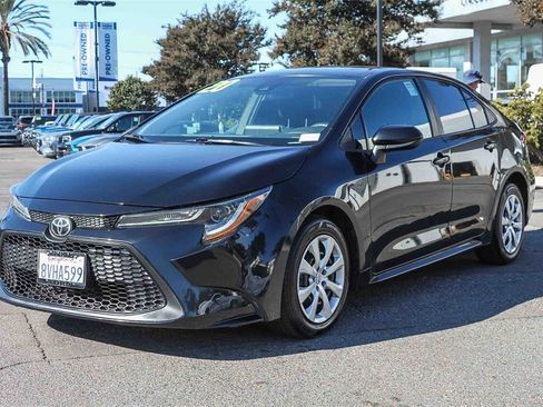 Used 2020 Toyota Corolla LE image 3
