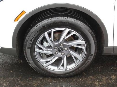 Used 2023 Lincoln Corsair AWD image 12