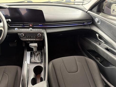 Used 2024 Hyundai Elantra SEL FWD image 28