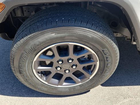 Used 2021 Jeep Gladiator Overland w/ Popular Equipment Package AWD/4WD image 18