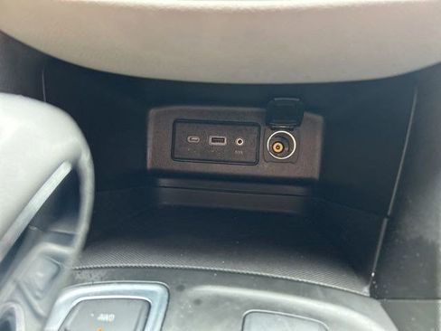 Used 2023 Chevrolet Equinox LT w/ Driver Convenience Package image 27