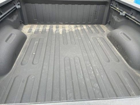 Used 2019 RAM 1500 Laramie AWD/4WD image 18