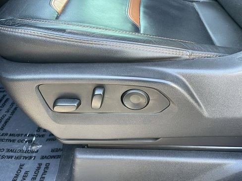 Used 2024 GMC Sierra 1500 AT4 w/ Technology Package image 10