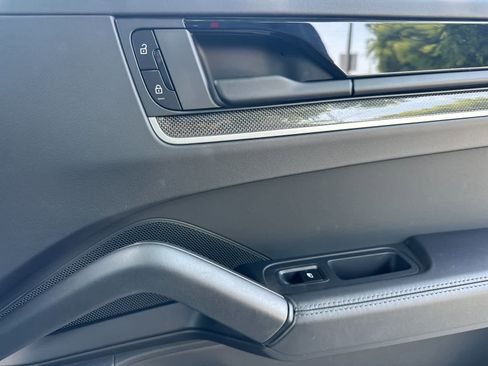 Certified 2024 Porsche Cayenne Coupe AWD/4WD image 18