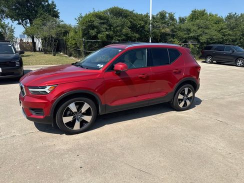 Used 2020 Volvo XC40 T5 Momentum AWD/4WD image 2