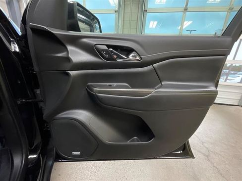 Used 2019 GMC Acadia SLT w/ Black Edition AWD/4WD image 28
