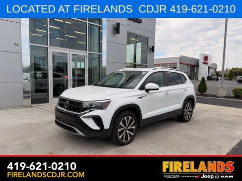 Used 2022 Volkswagen Taos SE AWD/4WD image 1