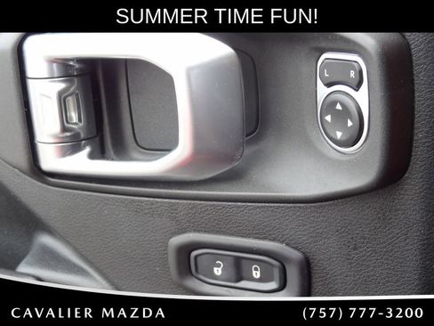 Used 2018 Jeep Wrangler Sport AWD/4WD image 18