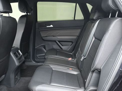 Used 2023 Volkswagen Atlas Cross Sport SE image 20