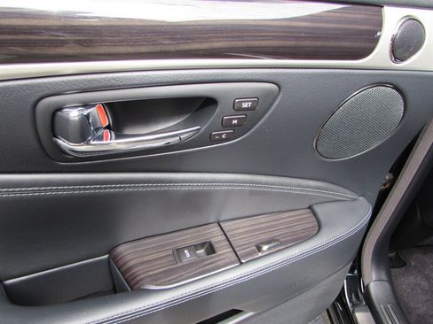 Used 2013 Lexus LS 460 L w/ Ultra Luxury Pkg RWD image 24