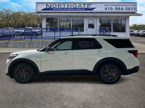 Certified 2025 Ford Explorer ST AWD/4WD image 4