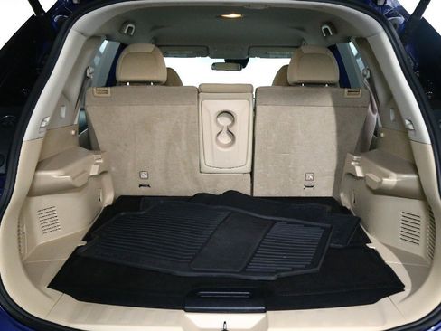 Used 2020 Nissan Rogue SV image 30