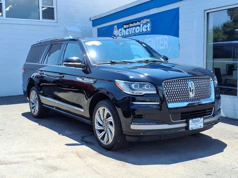 Used 2024 Lincoln Navigator L 4WD image 1
