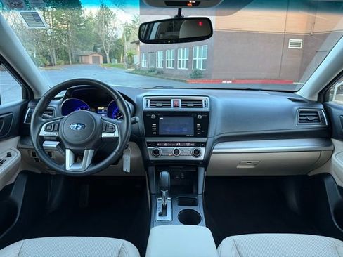 Used 2016 Subaru Outback 2.5i Premium image 13