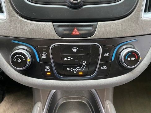 Used 2016 Chevrolet Malibu LT image 14