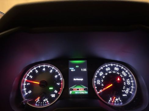 Used 2021 Toyota RAV4 XLE image 11