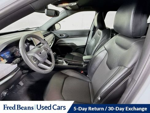 Used 2024 Jeep Compass Latitude AWD/4WD image 27