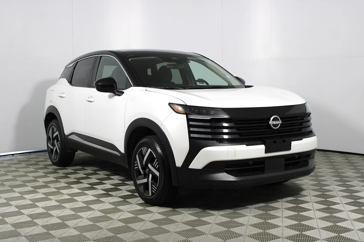 Used 2025 Nissan Kicks SV FWD image 15