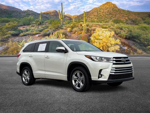 Used 2019 Toyota Highlander Limited image 2
