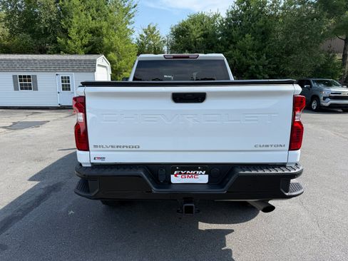 Used 2023 Chevrolet Silverado 2500 Custom w/ Custom Value Package AWD/4WD image 4