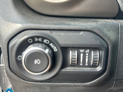 Used 2019 Jeep Wrangler Unlimited Sport S AWD/4WD image 26