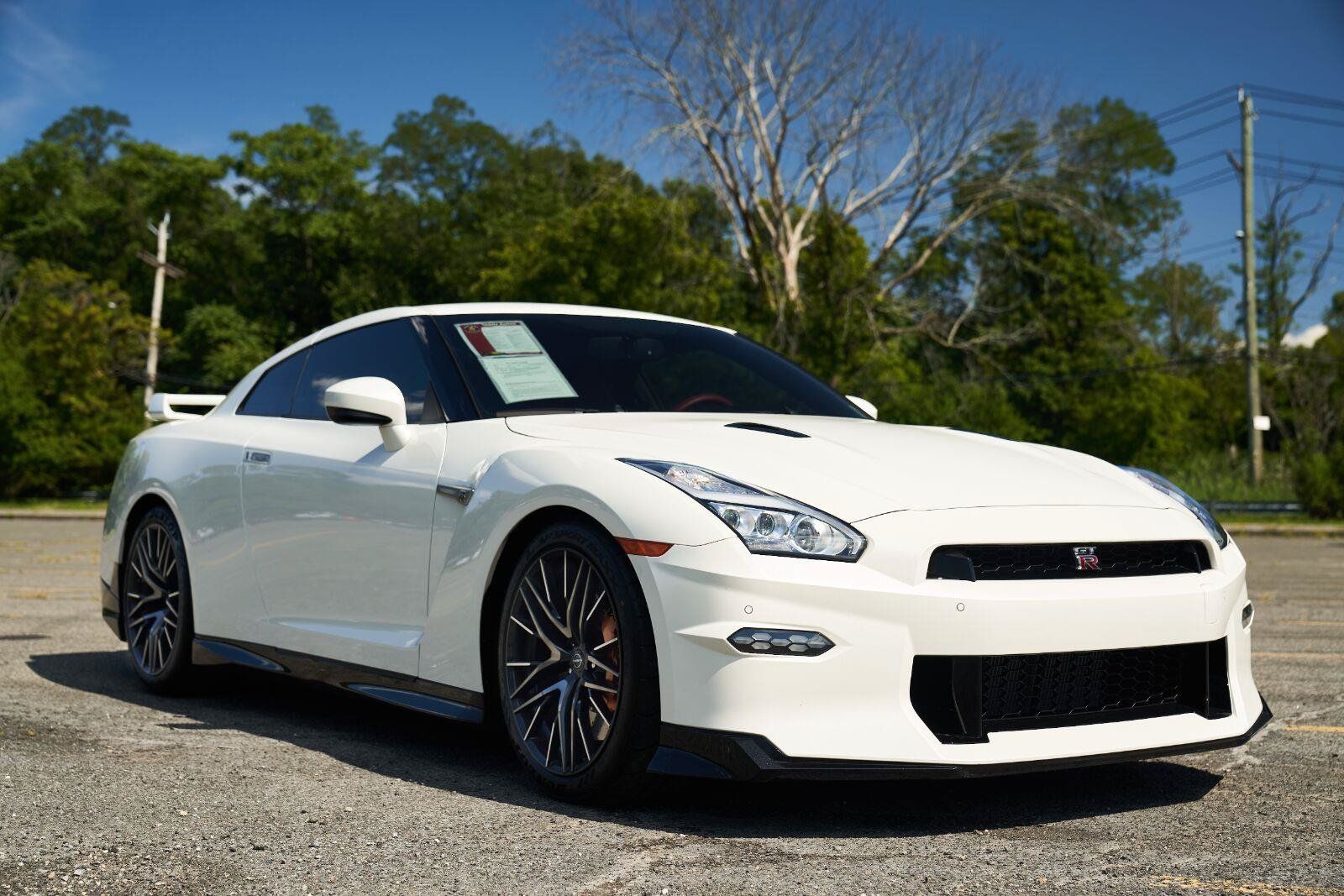 Certified 2024 Nissan GT-R Premium w/ Premium Interior Package AWD/4WD image 57
