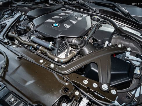 Used 2024 BMW 760i xDrive w/ Executive Package image 39