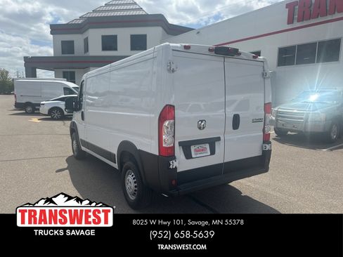 Used 2025 RAM ProMaster 2500 FWD image 3